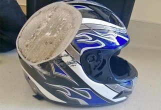 Берегите голову: пострадавшие в авариях поделились фотографиями шлемов, спасших им жизнь (16 фото)